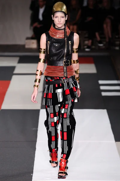 Look 6
